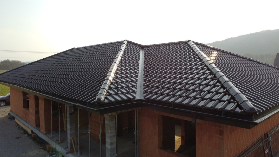 Realizácia strechy v obci Koškovce